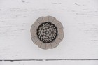 Hitex X Brnly Crowned Bee   Tudor Rose Ti Chip     Pretiumque Et Causa Laboris