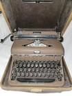 1940   s Royal Quiet Deluxe Portable Manual Typewriter W case Vintage 