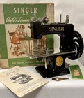 Vintage Singer Child s Sewing Machine No 20 With Box  1948