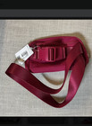 Lululemon Everywhere Belt Bag 1l Unisex - Berry Rumble