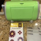 Cuttlebug Cutter   Embossing Machine   Lot Of Accessories - S1