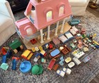 Little Tikes Dollhouse With Furniture  Accessories  And Figures