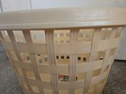 Vtg Rubbermaid Round Laundry Basket 2966 Almond Plastic 20  Tan Weave Pattern