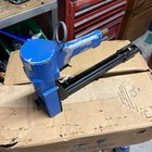 Josef Kihlberg 561-18pn Pneumatic Top Carton Stapler 1-1 4  Crown 3 4  Leg