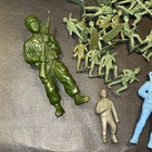 Vintage Lot Of 63   Army Men Toy Soldiers   59 Mpc  1 Ray Plastics  3 Unmarked