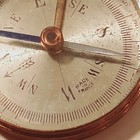 Vintage French Brass Pocket Compass Made In France Wwi Wwii Era Antique Military