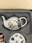 New Paul Cardew  alice In Wonderland  Thirteen Piece Miniature Tea Set
