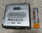 Sony Mz-e35 Walkman Portable Md Player Audio Digital Mega Bass Silver Japan