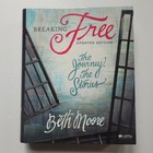 Beth Moore Breaking Free Updated Edition Leader Kit Bible Study 6 Dvd Set Books
