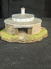 Ertl Collectible American  Barn Series Shaker Round Stone Barn   