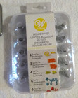 New Wilton Cake Decorating Lot  - Box Of 26 Tips - Cake Leveler And Bags