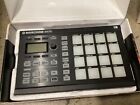Native Instruments Maschine Mikro Mk2 Groove Production Studio Midi Controller 