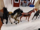 Breyer Horse Stable  Great Condition   7 Horses   2 Smaller Ones  3 Accessories
