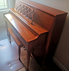 Piano And Bench  Baldwin  Console Oak     One Owner