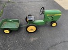 John Deere Pedal Tractor  Vintage W trailer Early Model 520 Rare