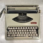 Vintage Royal Royalite 65 Portable Typewriter W case And Booklet 