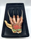 Robert Englund Signed A Nightmare On Elm Street Freddy Cosplay Glove - Coa   Pic
