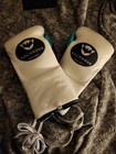 10 Oz White And Black Withh Blue Salvador  Fight Gloves  