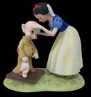 Vintage Walt Disney Company Snow White Dopey Figurine Bisque Kissing 7  Tall