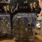 The X-files Series 1 Agent Fox Mulder Dana Scully Attack Alien Mcfarlane 1998