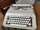 Vintage 1970s Underwood Model 319 Portable Manual Typewriter W case