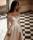 Lace Long Sleeves Wedding Dresses Bridal Gowns Sheer Jewel Wedding Dress Thigh