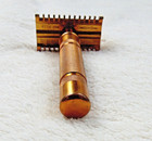 Vintage 1930 s Gillette Gold Tone 3-pc Safety Razor With Comb   17587 Usa