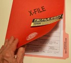Rare X-files David Duchovny Mulder Screen-used Prop Fbi File  Coa   Dvd Blooper