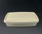 Lot Of 2 Rubbermaid Servin Saver Rectangular W Almond Lids  6  7 Cup   5  4 Cup 