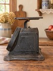 Vintage Landers  Frary   Clark Cast-iron Family Scale  Made In New Britain  Ct