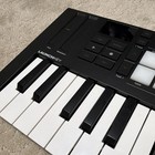 Novation Launchkey Mini 25 Mk3 25-key Synth Midi Controller Usb  Pads  Encoders