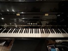 Yamaha B1pe Upright Piano 88 Keys 3 Pedals Black Ebony Finish