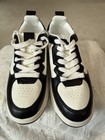 No Boundaries Woman   s Size 8 White And Black Sneakers Lace Up Low Top Shoes New