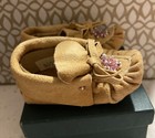 Vintage Native American Beaded Moccasins  Flower  Motif