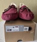New Ugg Women s 5612 Dakota Slippers  Size 11  Boug