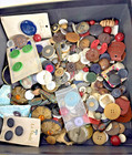 Vintage Lot Buttons   Belt Buckles Scarf Slides Assorted Colors Deco 1 Lb 11 Oz