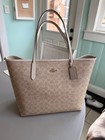 Coach City Tote Bag In Signature Canvas New Gold sand chalk