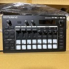 Roland Mc-101 Groovebox Compact Effector Sampler Sequencer Musical Instruments