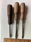 Vintage antique  Lot Of  35  Medium Wood Handle Screwdrivers - See Photos 