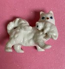 Vtg White Cat Small Figurine Porcelain Persian Mama Cat Carrying Kitten In Mouth