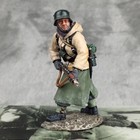 King Country Bbg089 German Infantryman Advancing Turning Wwii Figure In Box Read