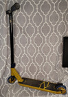 Fuzion Z250 Pro Scooter - Gold W  Black Accents - Stunt - Beg  To Int 