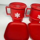 Set Of 4 Vintage Christmas Mugs With Lids And Plates Red Green Snowflake Bird