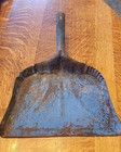 Metal Dust Pan Vintage Unbranded Rust 11  Wide Weathered Finish With Handle