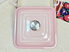 Le Creuset Shell Pink Signature Square Cocotte 24cm 9 5  3 Qt Cast Iron Nib