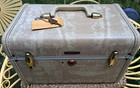 Vintage 1950s Samsonite Cosmetics Train Case Cream Marbled In Color - With Key 