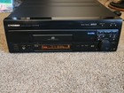 Pioneer Cld-d704 Laserdisc cd Player  Works Good - No Remote