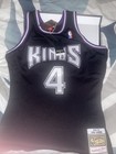 Chris Webber Kings Signed 2000-20001 Mitchell   Ness Jersey W insc