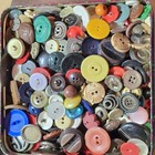 1 Lb Mixed Lot Of Vintage Buttons In A 6 X 6 Square Tin
