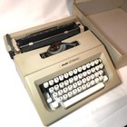 Olivetti Lettera 25 Manual Typewriter Qwerty Pica With Case Tested Spain